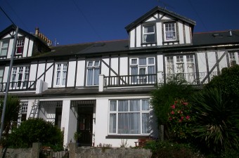 Falmouth Lodge Backpackers Hostel
